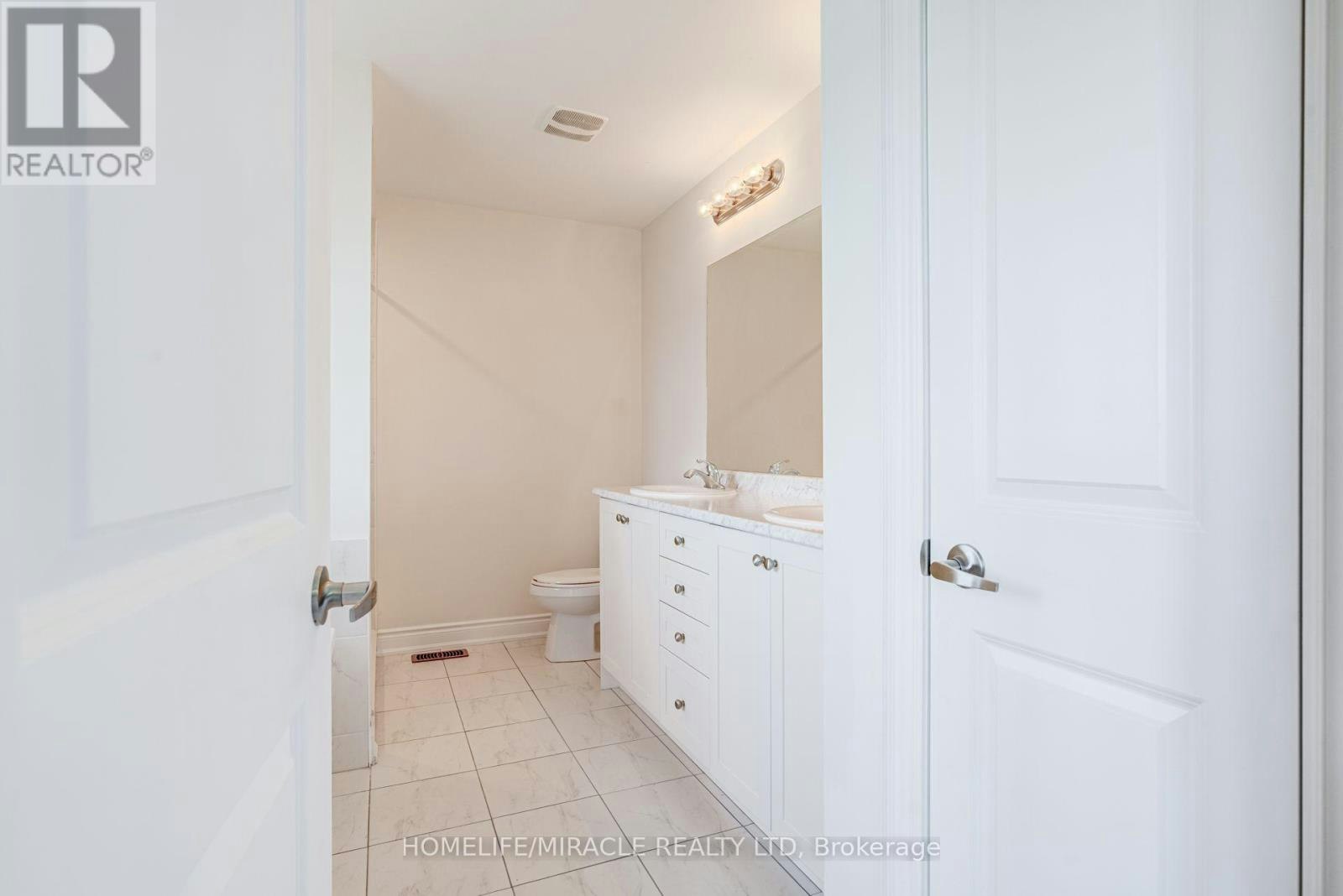 25 Lorne Thomas Place, New Tecumseth, ON, L9R 0T8 - 22