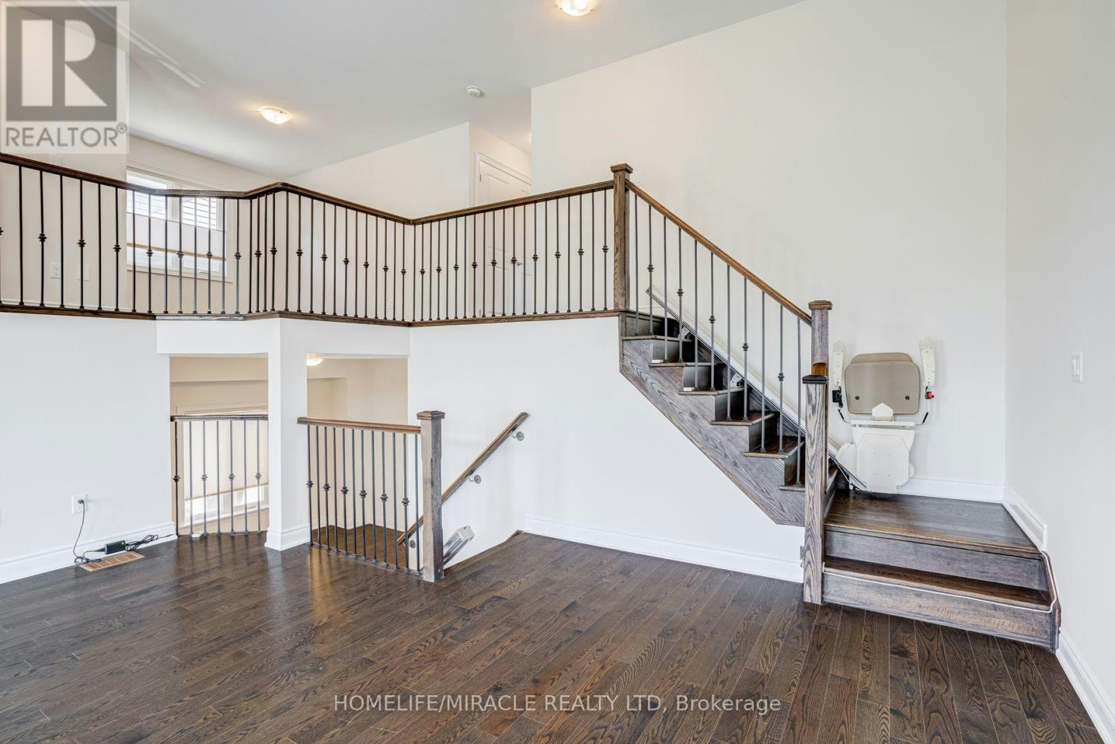 25 Lorne Thomas Place, New Tecumseth, ON, L9R 0T8 - 16