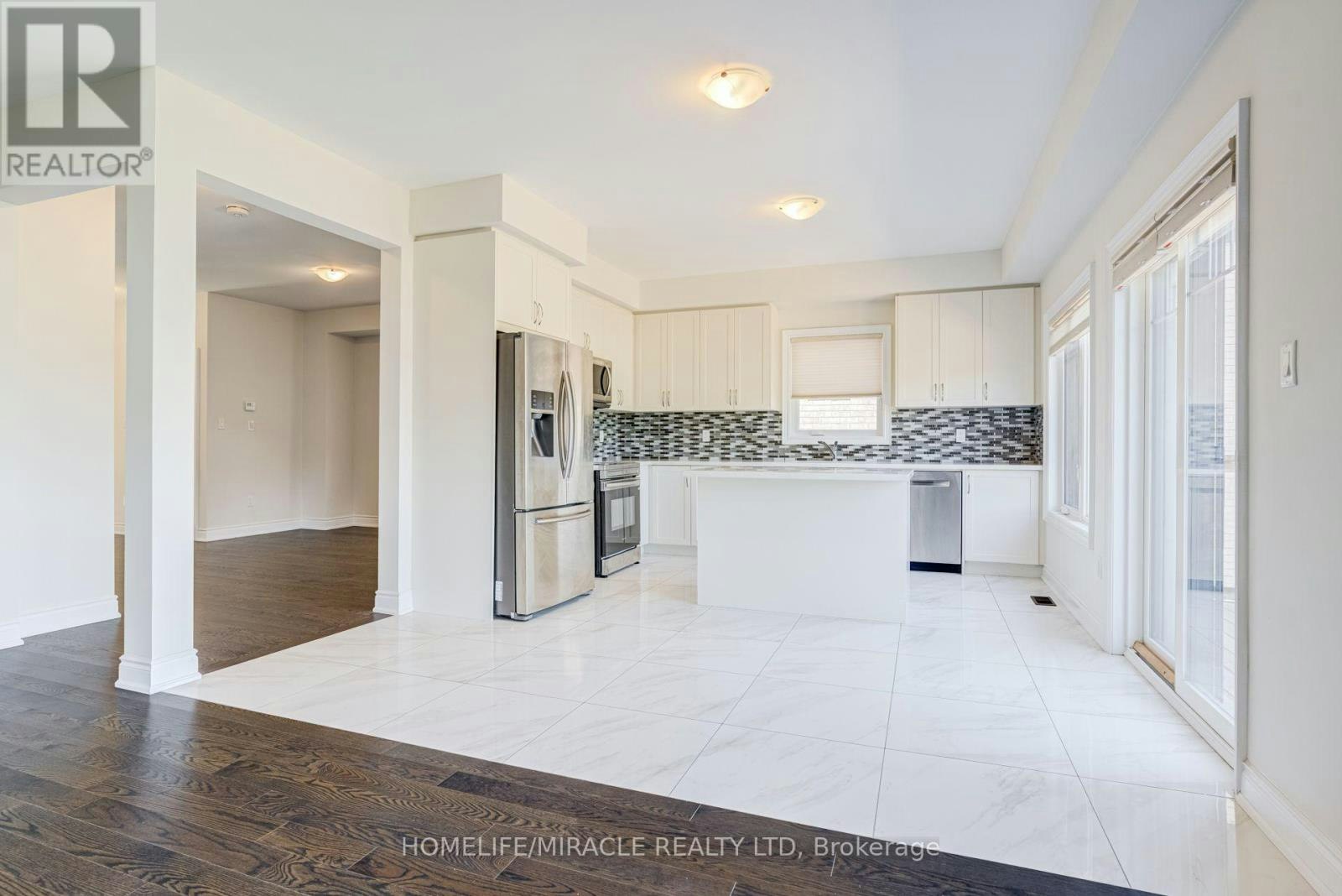 25 Lorne Thomas Place, New Tecumseth, ON, L9R 0T8 - 6
