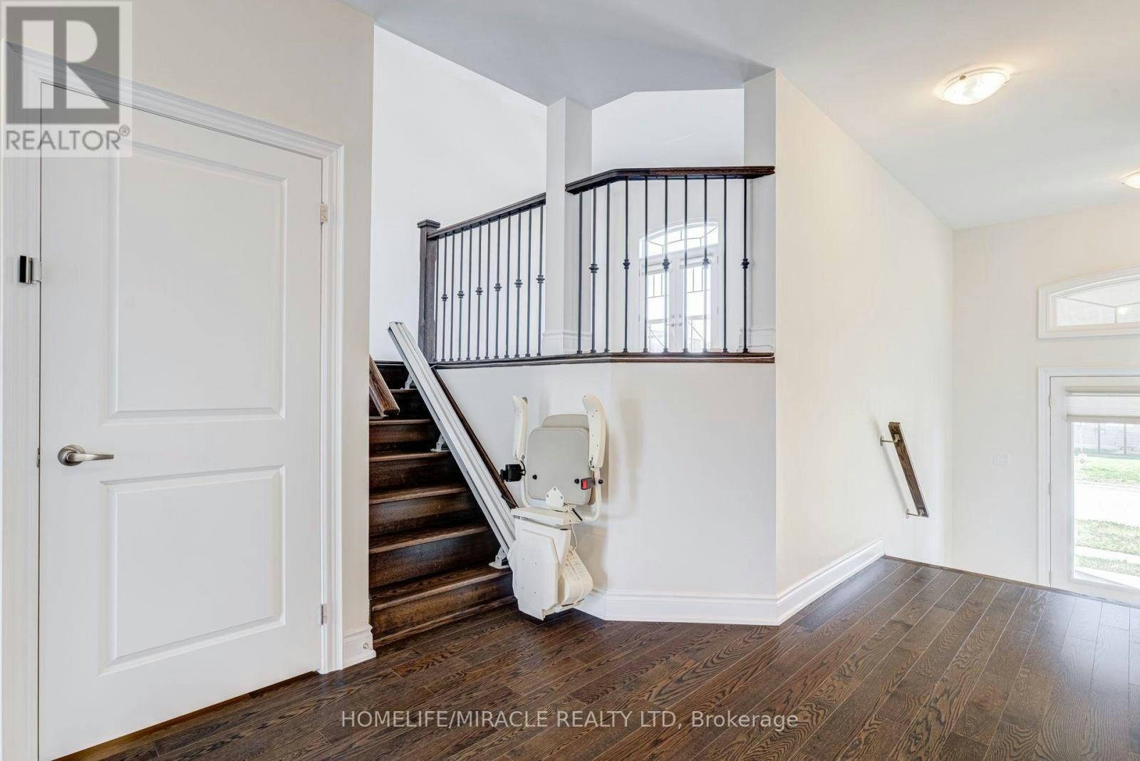 25 Lorne Thomas Place, New Tecumseth, ON, L9R 0T8 - 13