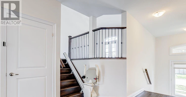 25 Lorne Thomas Place, New Tecumseth, ON, L9R 0T8 - 13