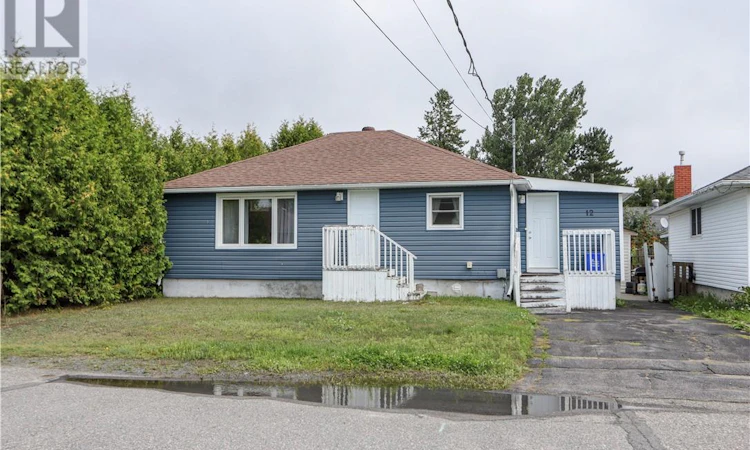 12 Oakwood Avenue