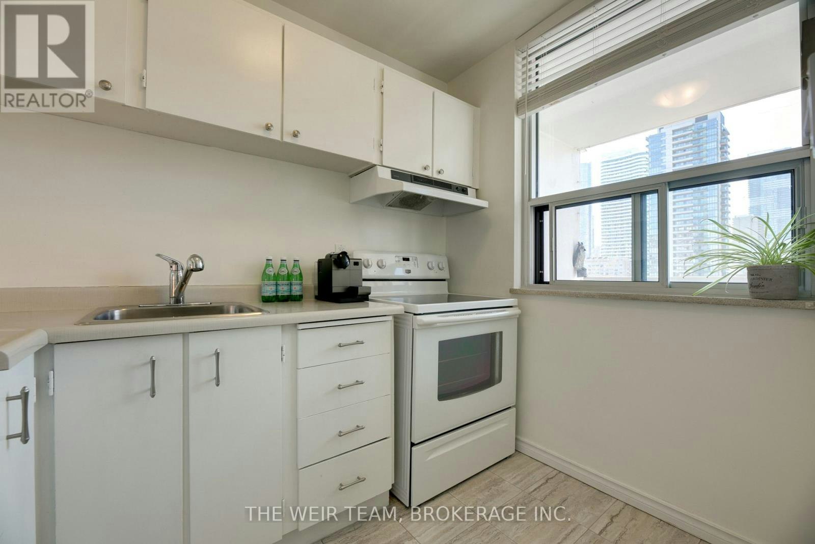905-40 Homewood Avenue, Toronto, ON, M4Y 2K2 - 18