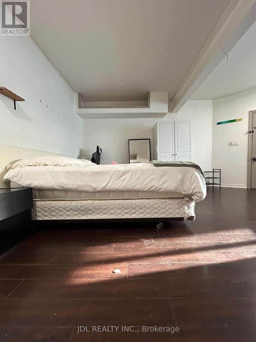 STUDIO-128 Denison Ave Avenue, Toronto, ON, M5T 2N3 - 3