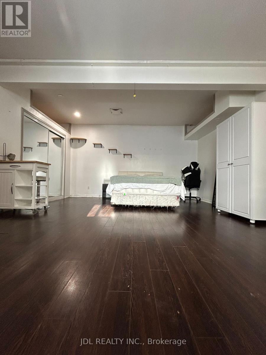 STUDIO-128 Denison Ave Avenue, Toronto, ON, M5T 2N3 - 4