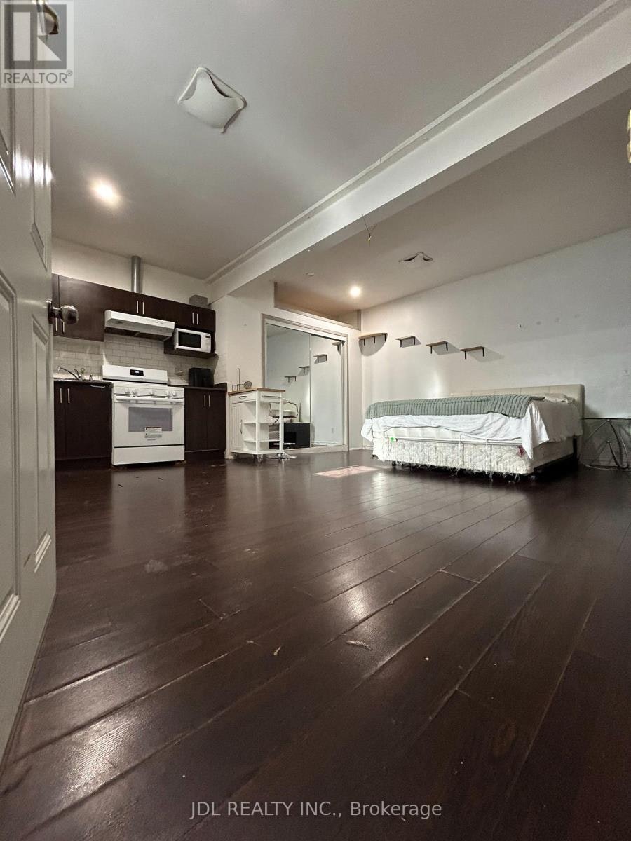 STUDIO-128 Denison Ave Avenue, Toronto, ON, M5T 2N3