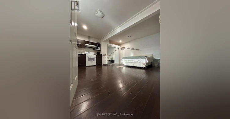 STUDIO-128 Denison Ave Avenue, Toronto, ON, M5T 2N3
