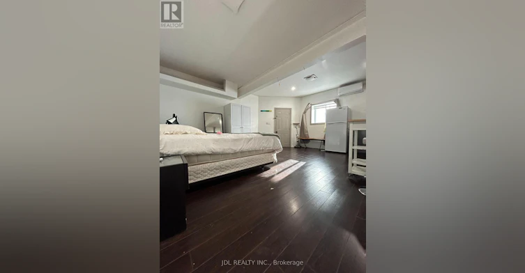 STUDIO-128 Denison Ave Avenue, Toronto, ON, M5T 2N3 - 6