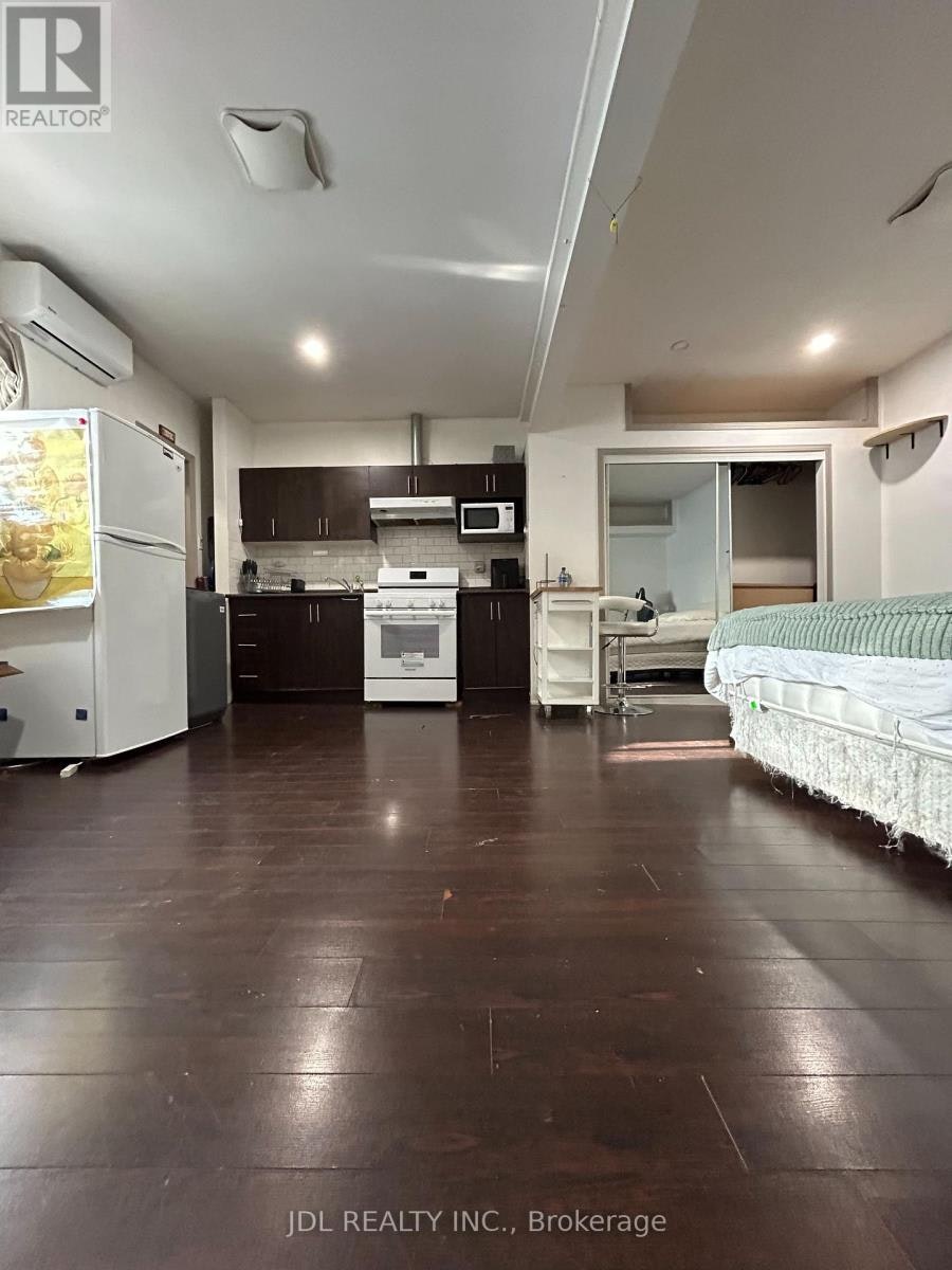 STUDIO-128 Denison Ave Avenue, Toronto, ON, M5T 2N3 - 5