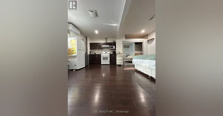 STUDIO-128 Denison Ave Avenue, Toronto, ON, M5T 2N3 - 5