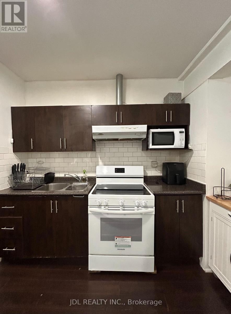 STUDIO-128 Denison Ave Avenue, Toronto, ON, M5T 2N3 - 8