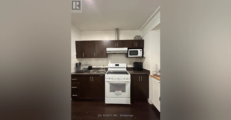 STUDIO-128 Denison Ave Avenue, Toronto, ON, M5T 2N3 - 8