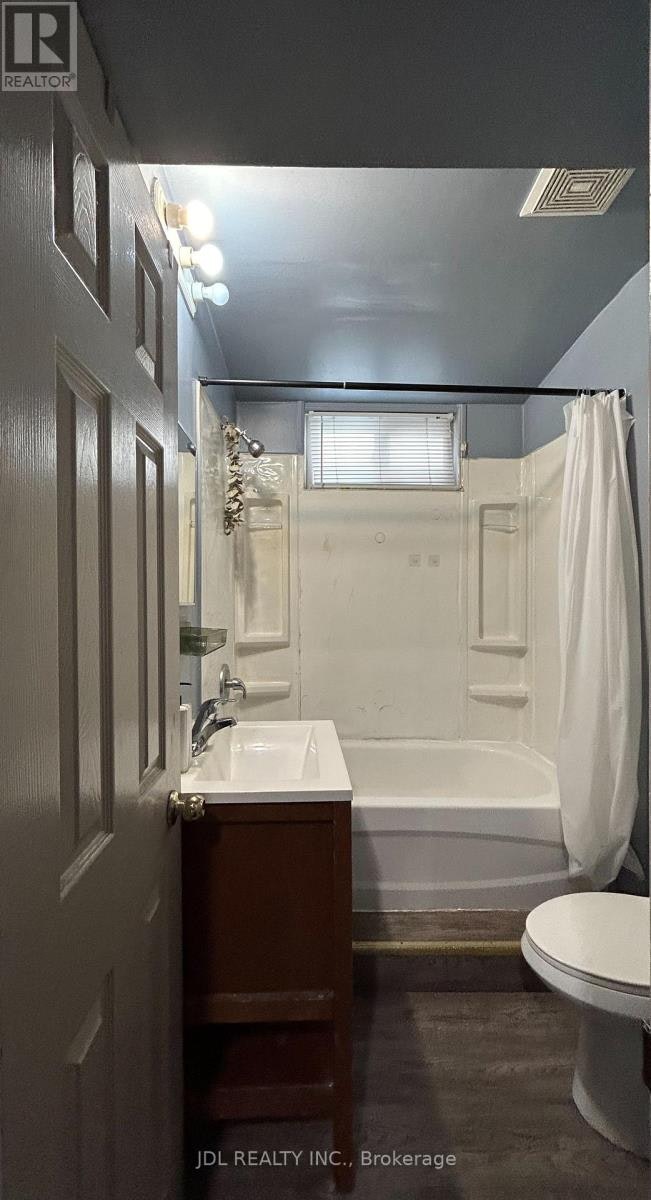 STUDIO-128 Denison Ave Avenue, Toronto, ON, M5T 2N3 - 9