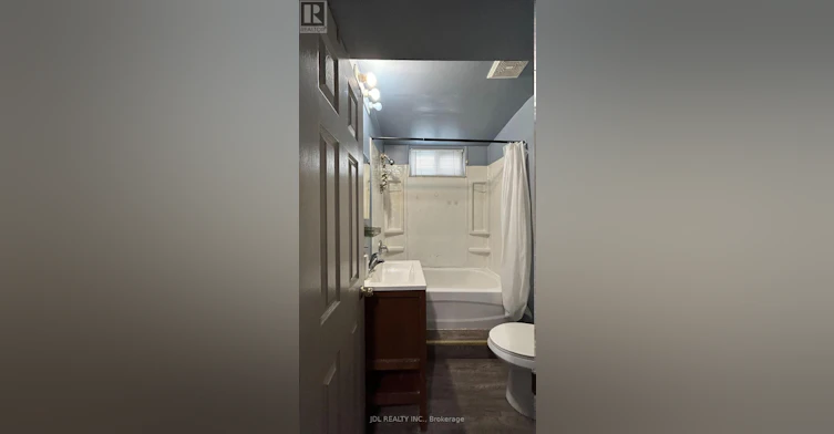 STUDIO-128 Denison Ave Avenue, Toronto, ON, M5T 2N3 - 9