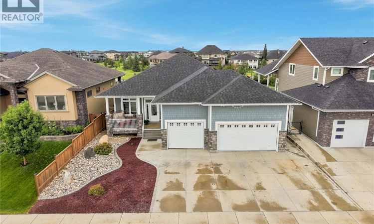 544 Redwood Crescent
