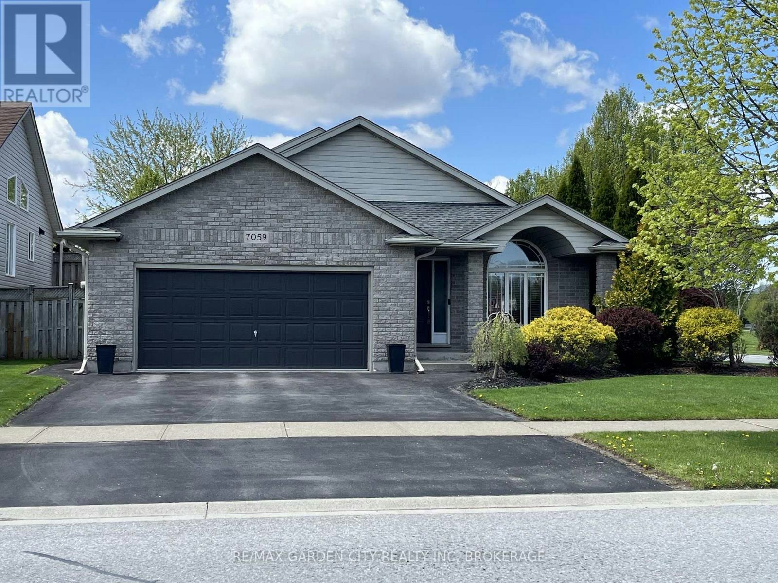 7059 Parkside Road, Niagara Falls, ON, L2H 3L6