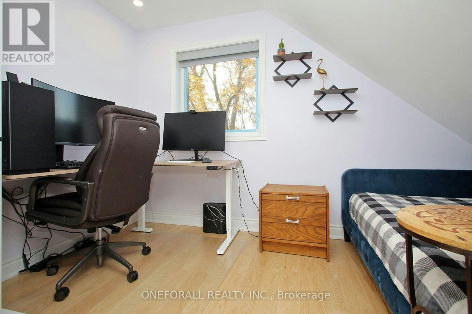 MAIN Floor & 2nd Floor 10 Esmond Crescent, Toronto, ON, M9W 3P8 - 16
