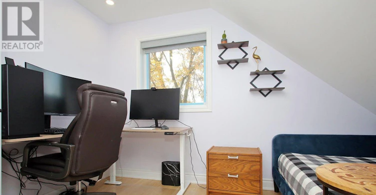 MAIN Floor & 2nd Floor 10 Esmond Crescent, Toronto, ON, M9W 3P8 - 16
