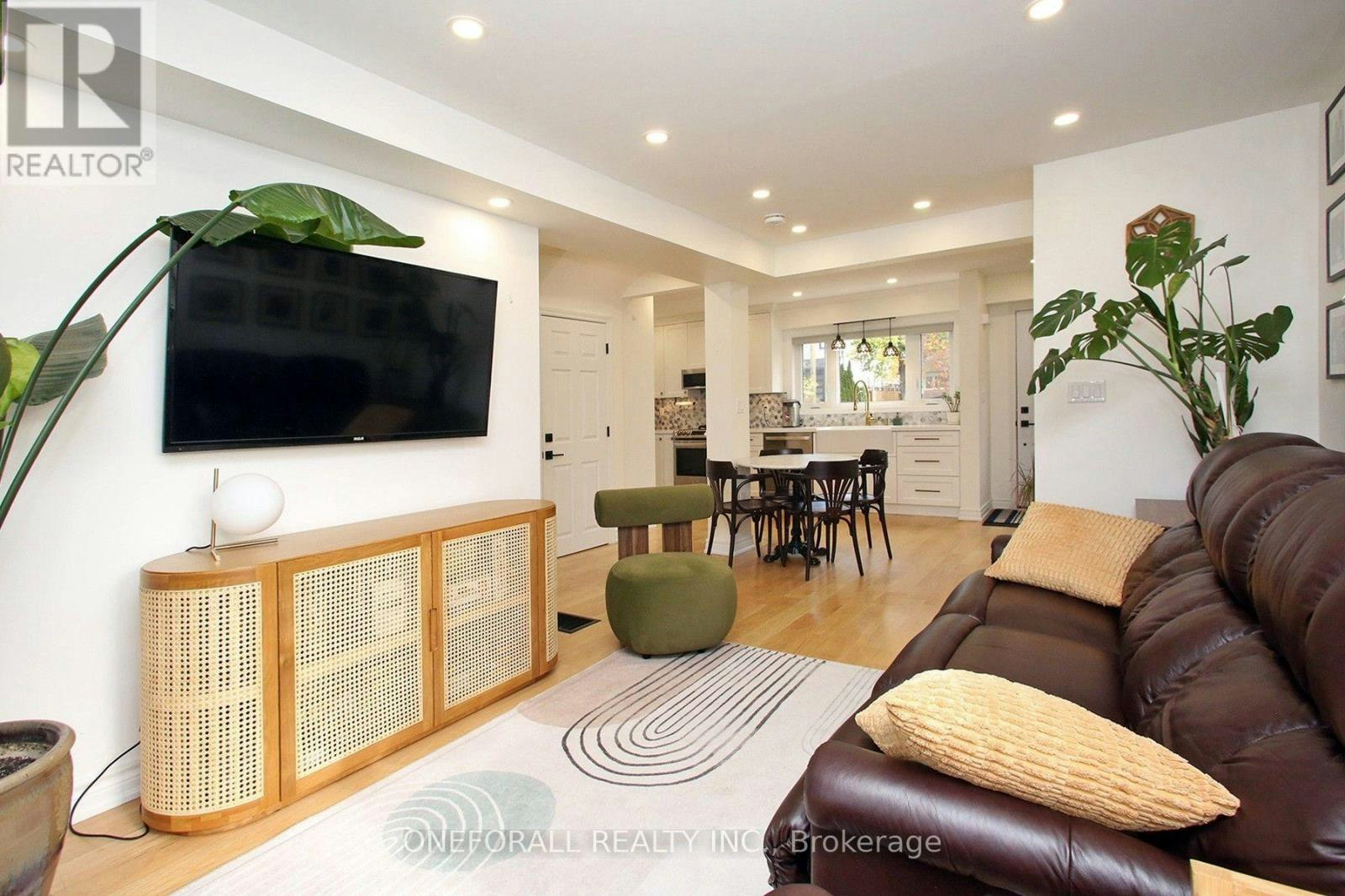 MAIN Floor & 2nd Floor 10 Esmond Crescent, Toronto, ON, M9W 3P8 - 13