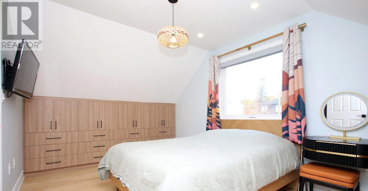 MAIN Floor & 2nd Floor 10 Esmond Crescent, Toronto, ON, M9W 3P8 - 19