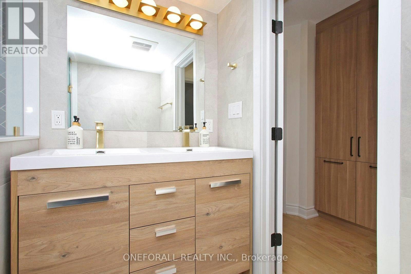 MAIN Floor & 2nd Floor 10 Esmond Crescent, Toronto, ON, M9W 3P8 - 20