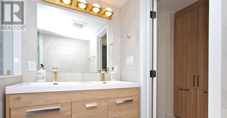 MAIN Floor & 2nd Floor 10 Esmond Crescent, Toronto, ON, M9W 3P8 - 20