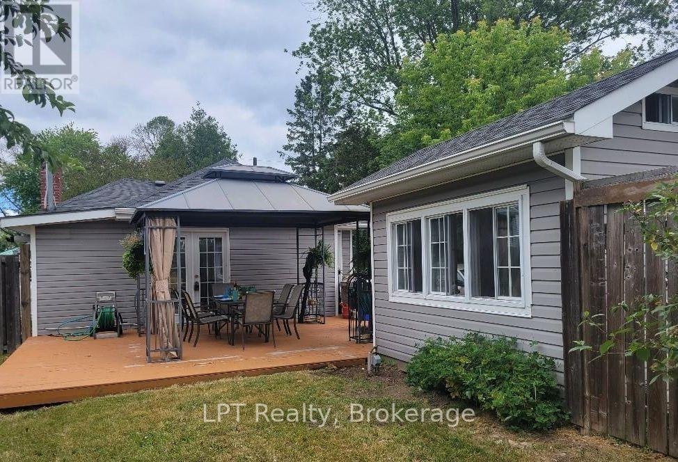 17 Bay Avenue, Prince Edward County, ON, K0K 1T0 - 10