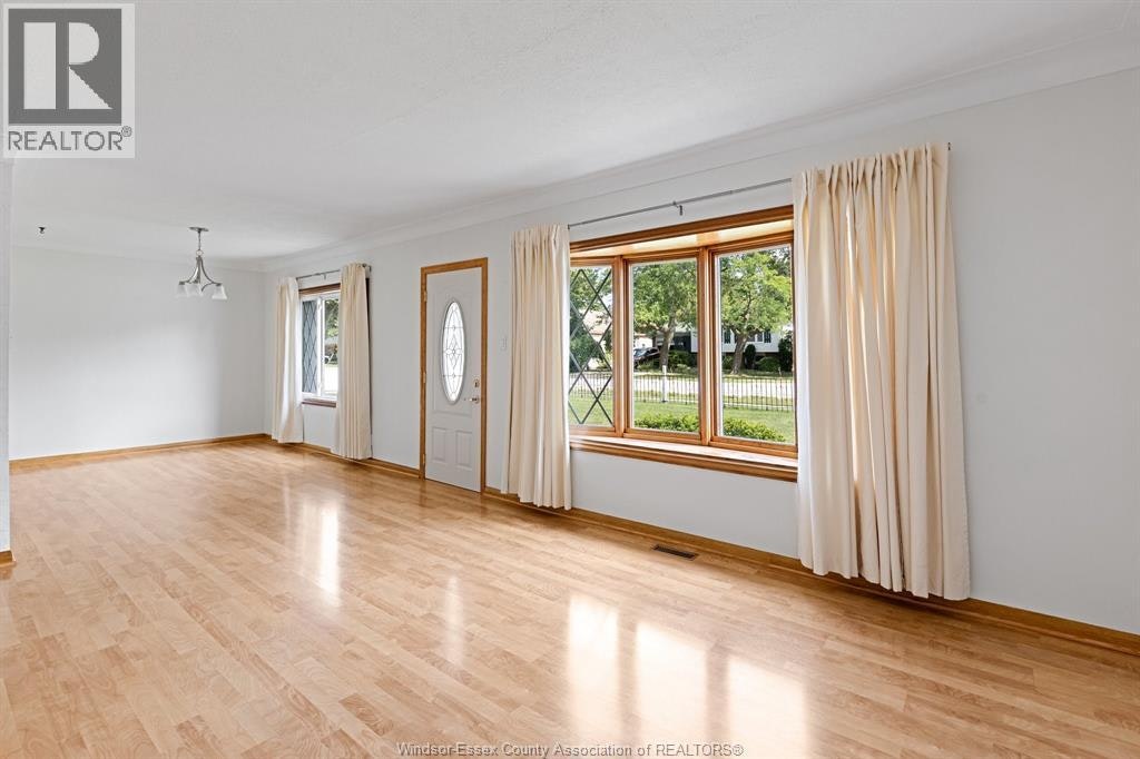 265 Laird Avenue, Essex, ON, N8M 1S7 - 8