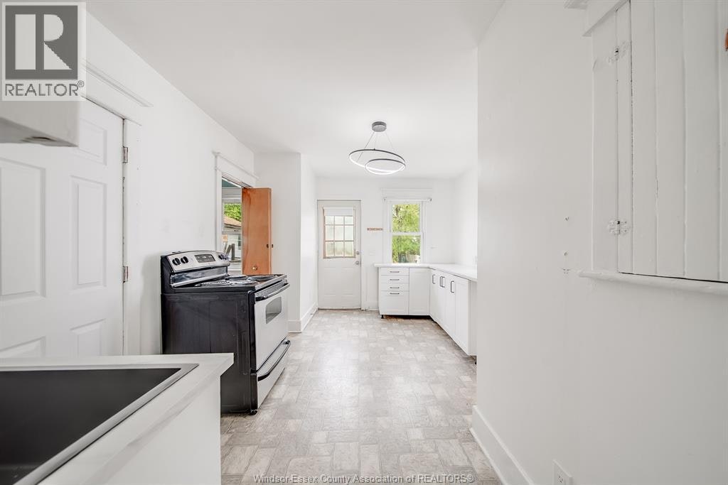 3574 Bloomfield Road, Windsor, ON, N9C 1R7 - 9