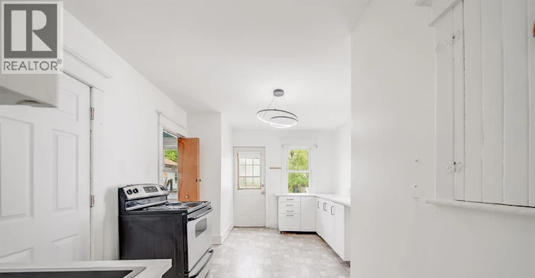 3574 Bloomfield Road, Windsor, ON, N9C 1R7 - 9