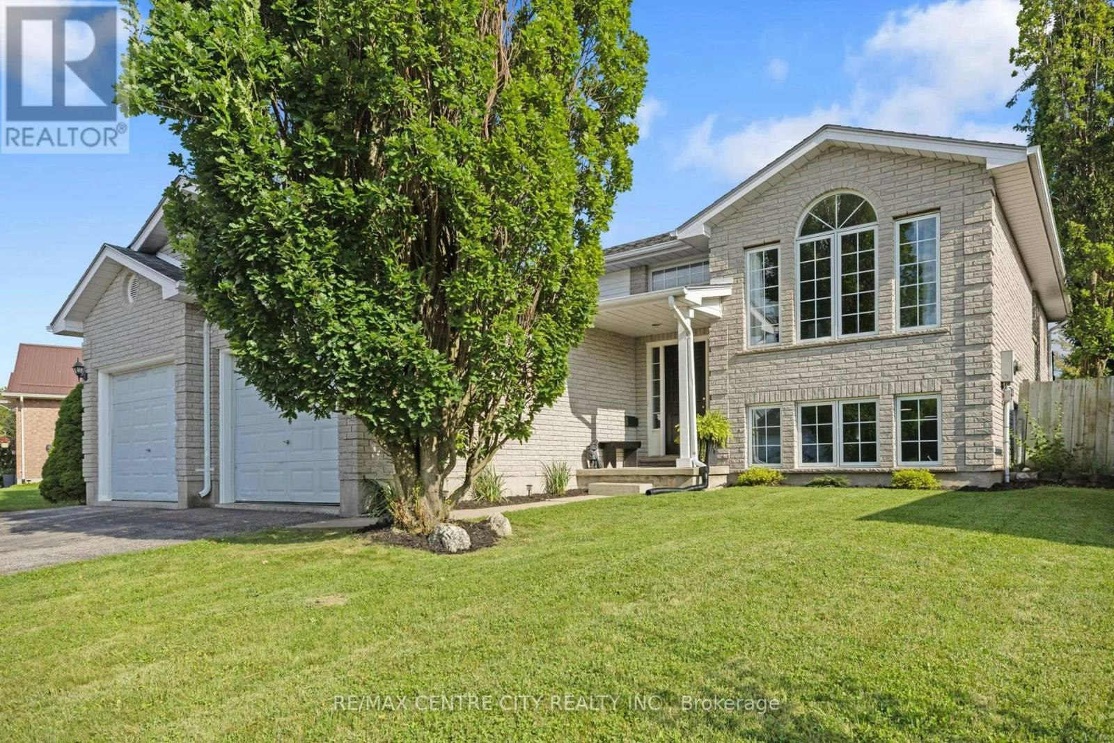 52 Donker Drive, St. Thomas, ON, N5P 4J1