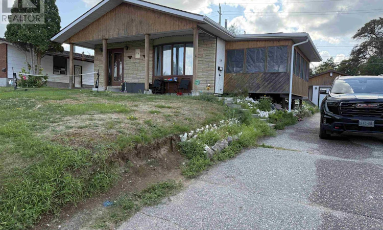 24 Elvis Avenue