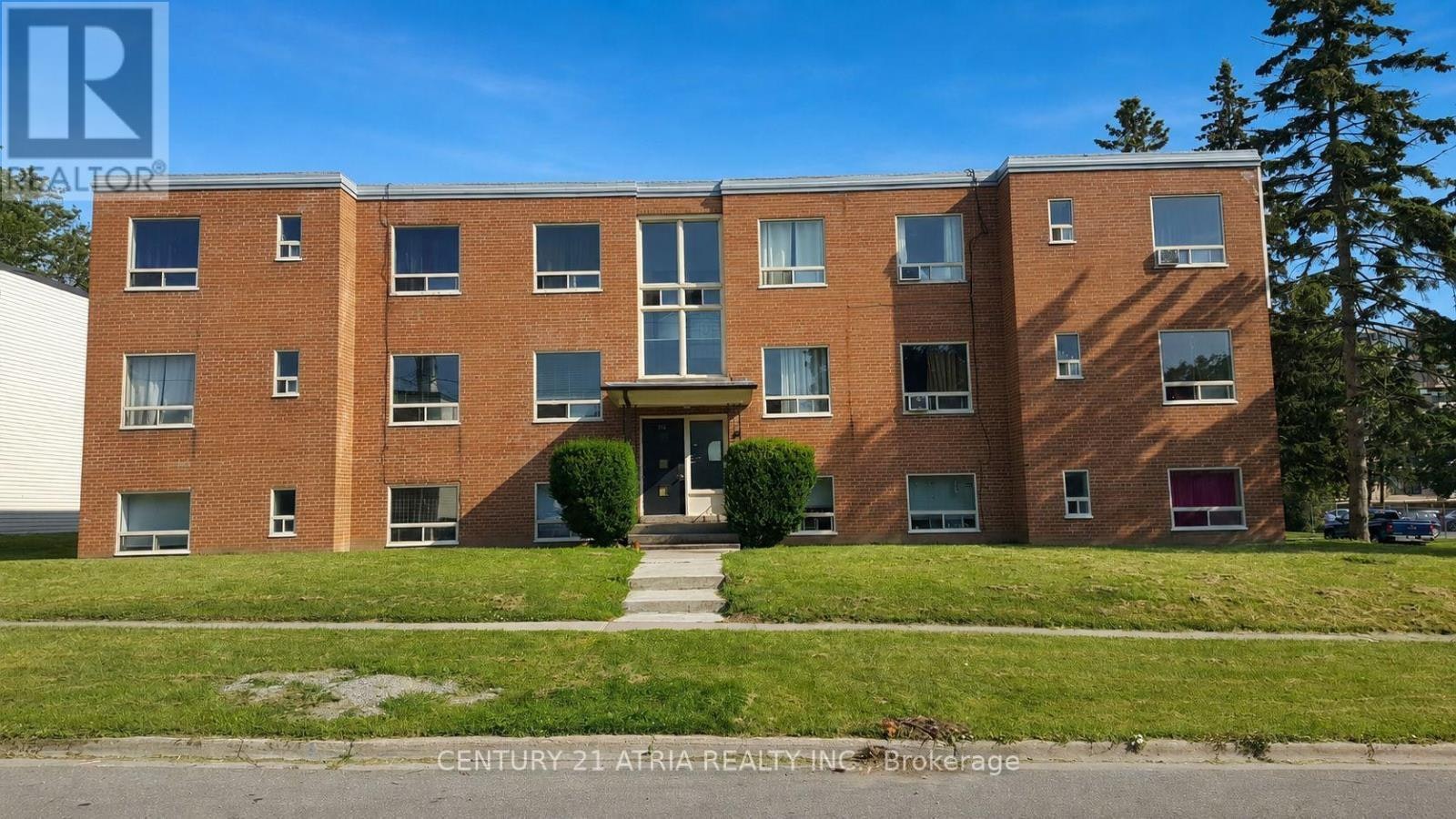 316 Saguenay Avenue, Oshawa, ON, L1J 2N1