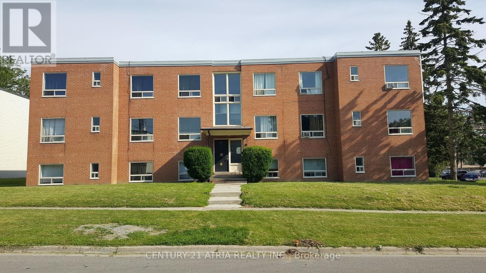 316 Saguenay Avenue, Oshawa, ON, L1J 2N1