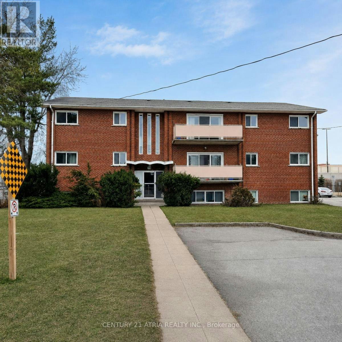 316 Saguenay Avenue, Oshawa, ON, L1J 2N1