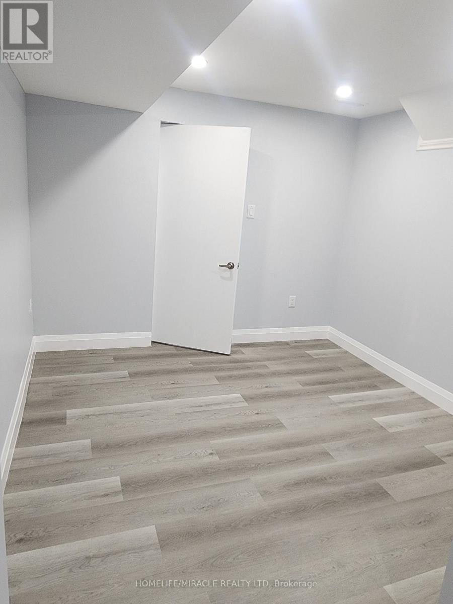 1607 Emberton Way, Innisfil, ON, L9S 0N4 - 10