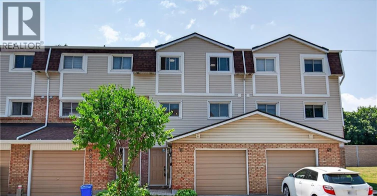70-11 Harrisford Street, Hamilton, ON, L8K 6L7