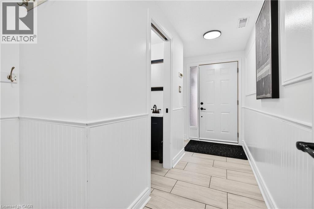 70-11 Harrisford Street, Hamilton, ON, L8K 6L7 - 2