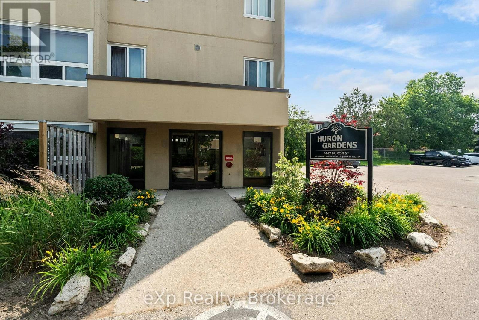 220-1447 Huron Street, London, ON, N5V 2E6
