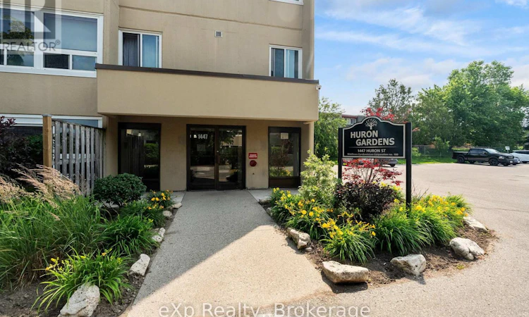 220-1447 Huron Street