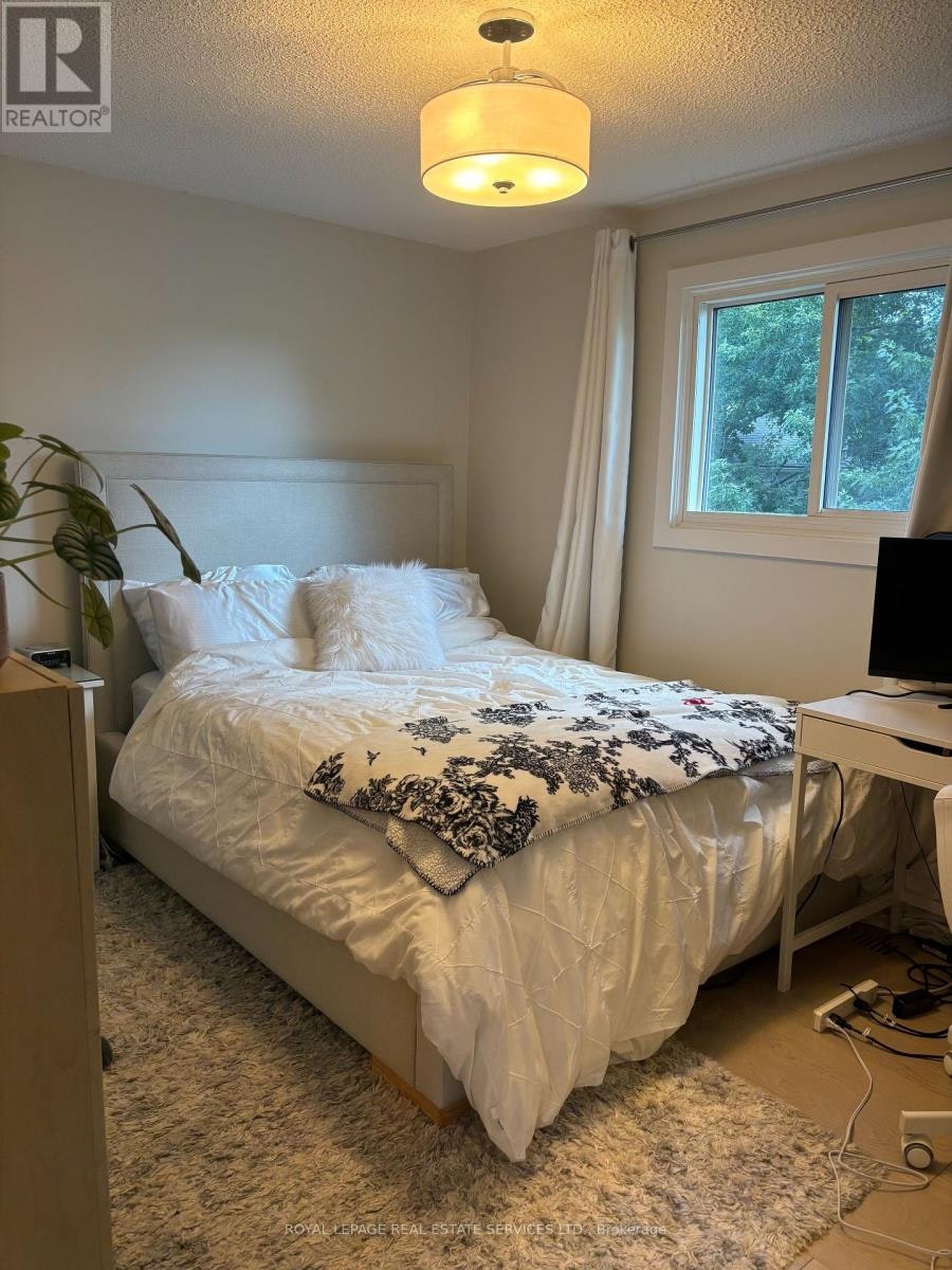 3122 Sandcliffe Court, Burlington, ON, L7M 3H1 - 17