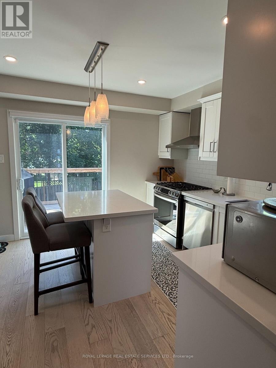 3122 Sandcliffe Court, Burlington, ON, L7M 3H1 - 8