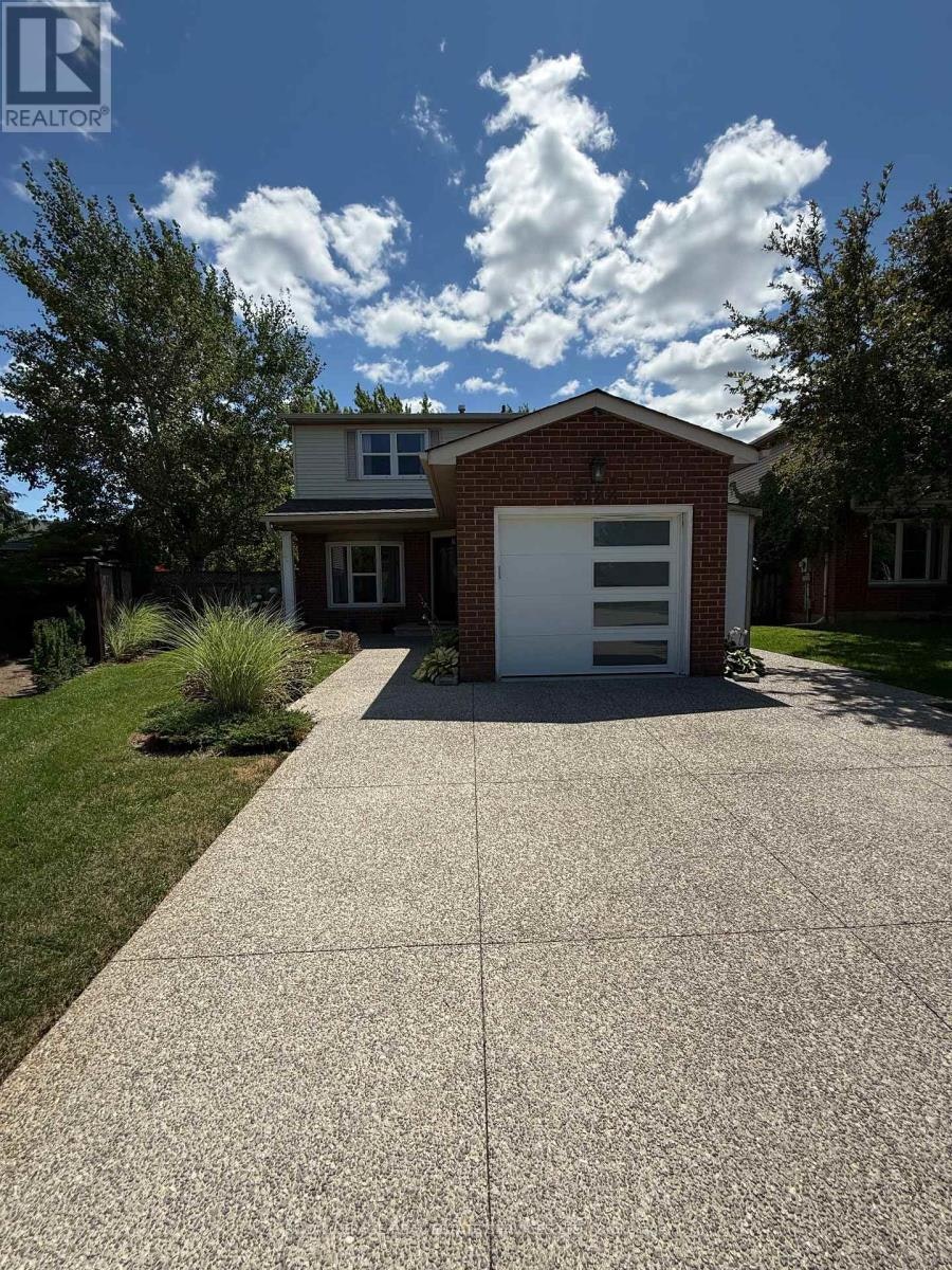 3122 Sandcliffe Court, Burlington, ON, L7M 3H1