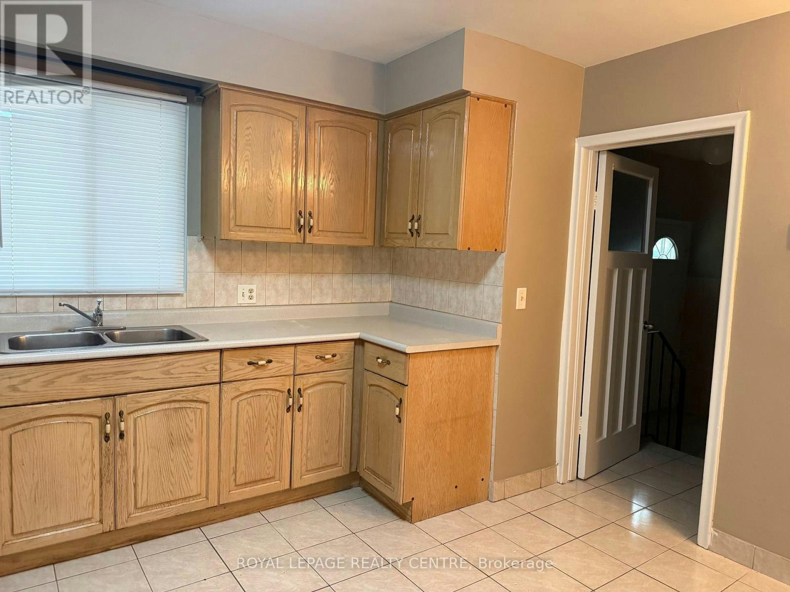 358 Derry Road W, Mississauga, ON, L5M 2B5 - 8