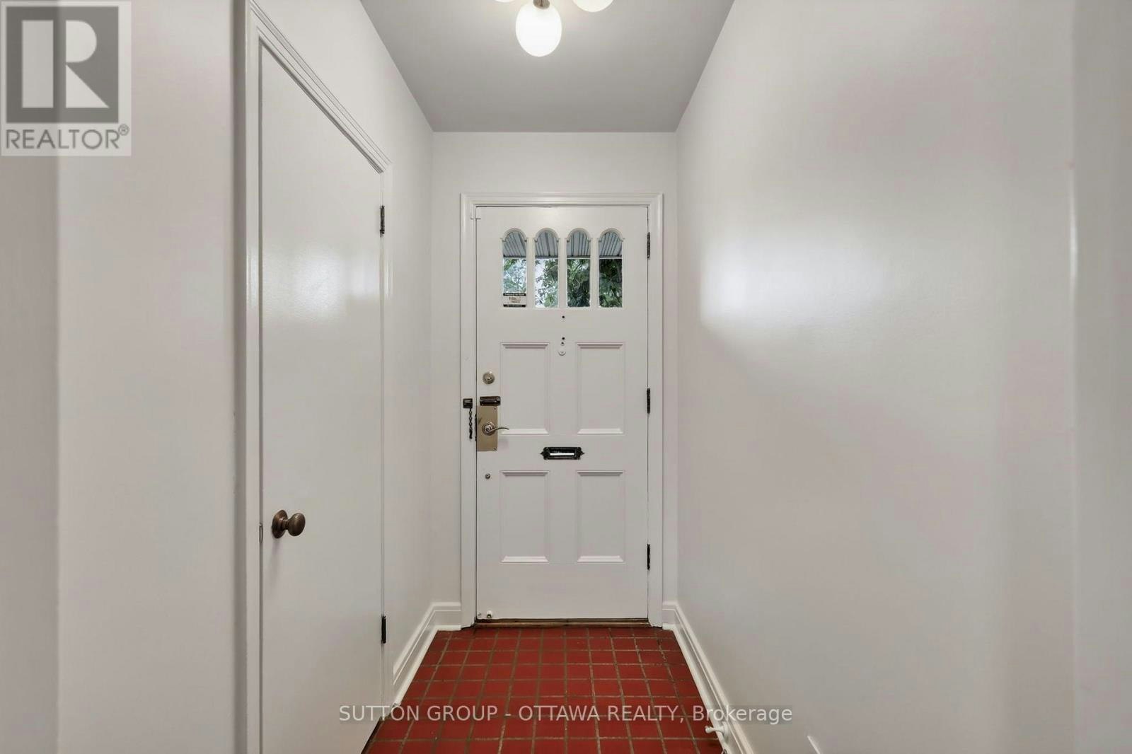 2253 Alta Vista Drive, Ottawa, ON, K1H 7L9 - 3