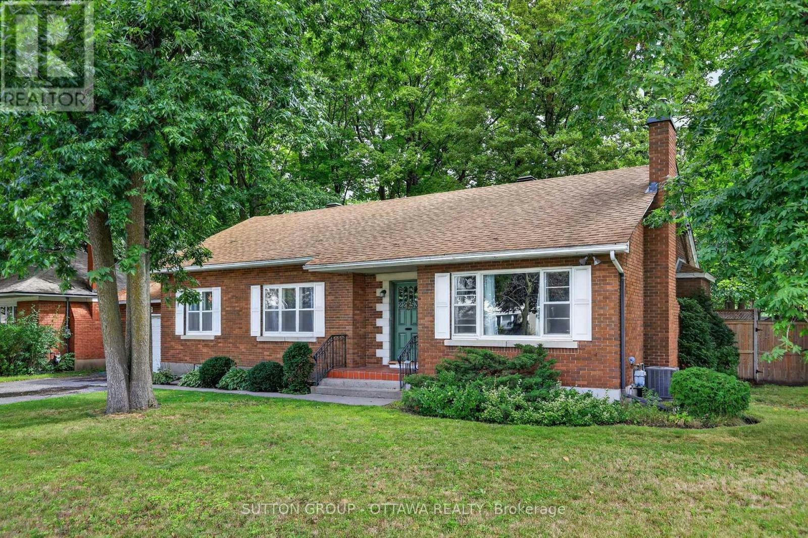 2253 Alta Vista Drive, Ottawa, ON, K1H 7L9 - 2