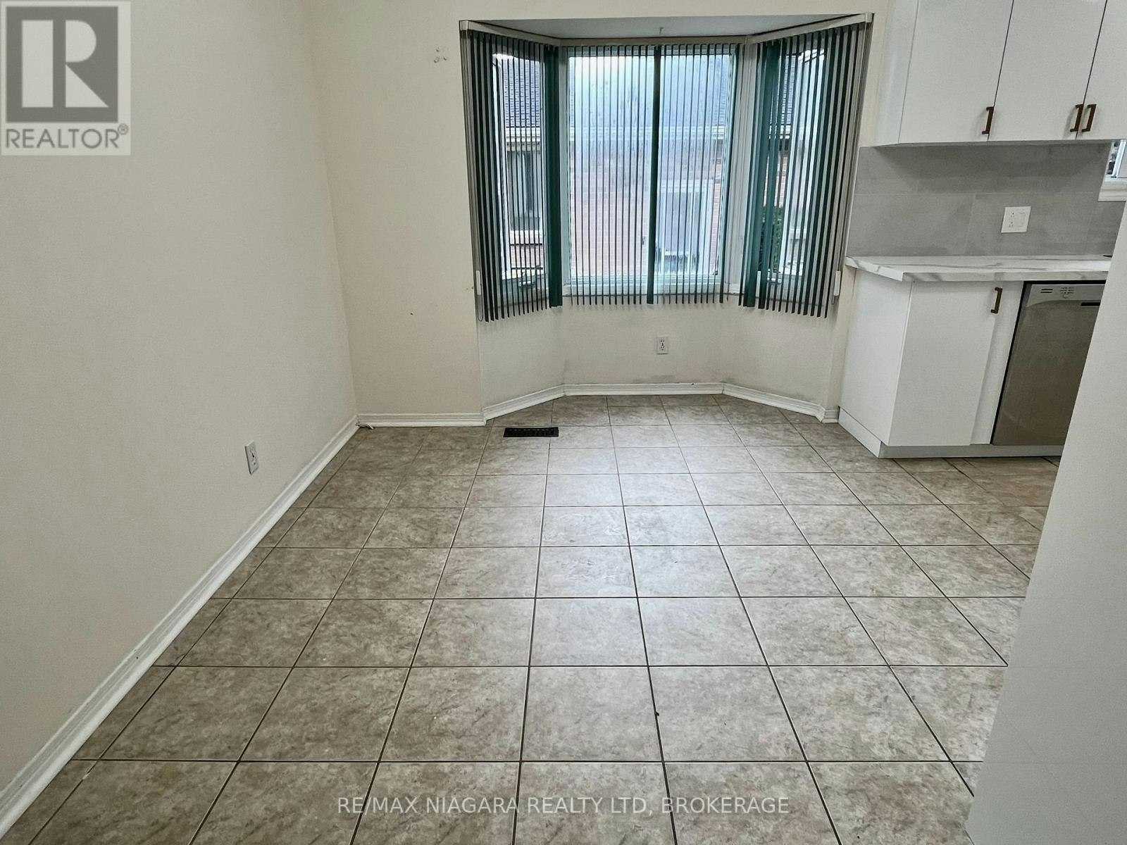 6171 Charnwood Avenue, Niagara Falls, ON, L2H 2L5 - 8