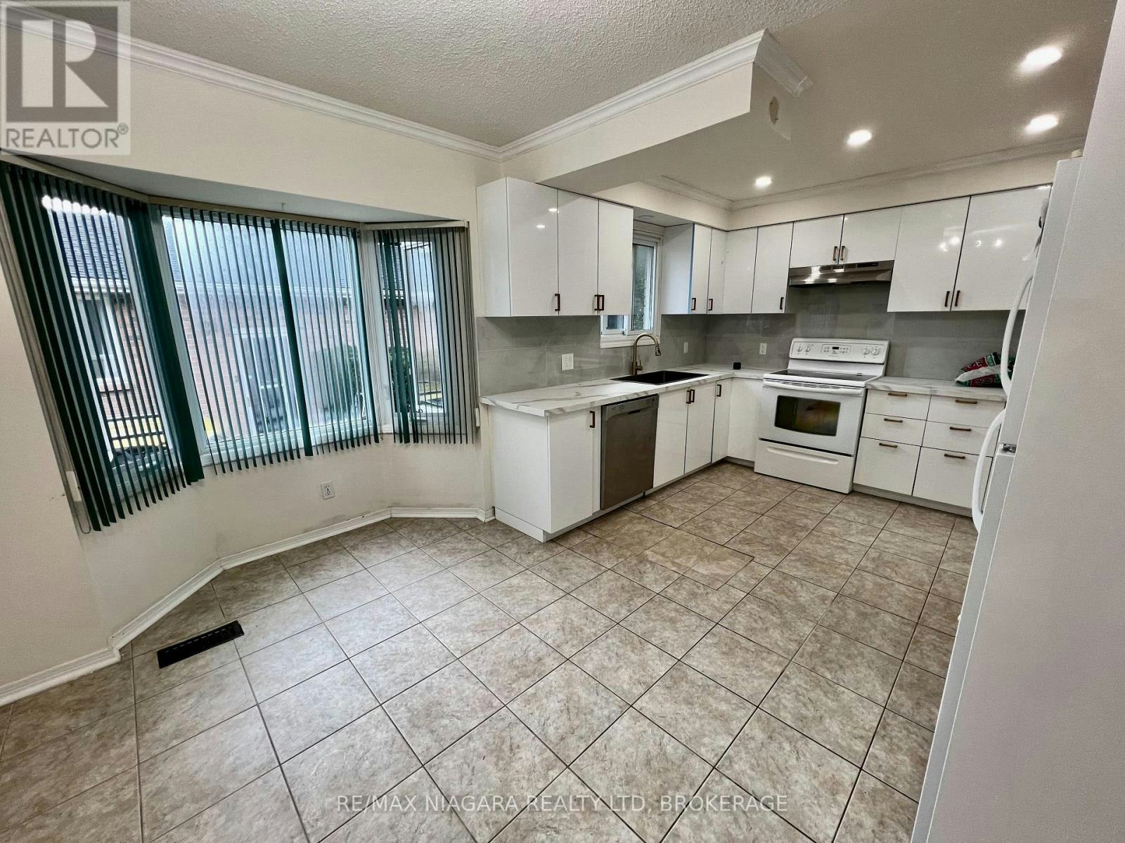 6171 Charnwood Avenue, Niagara Falls, ON, L2H 2L5 - 12