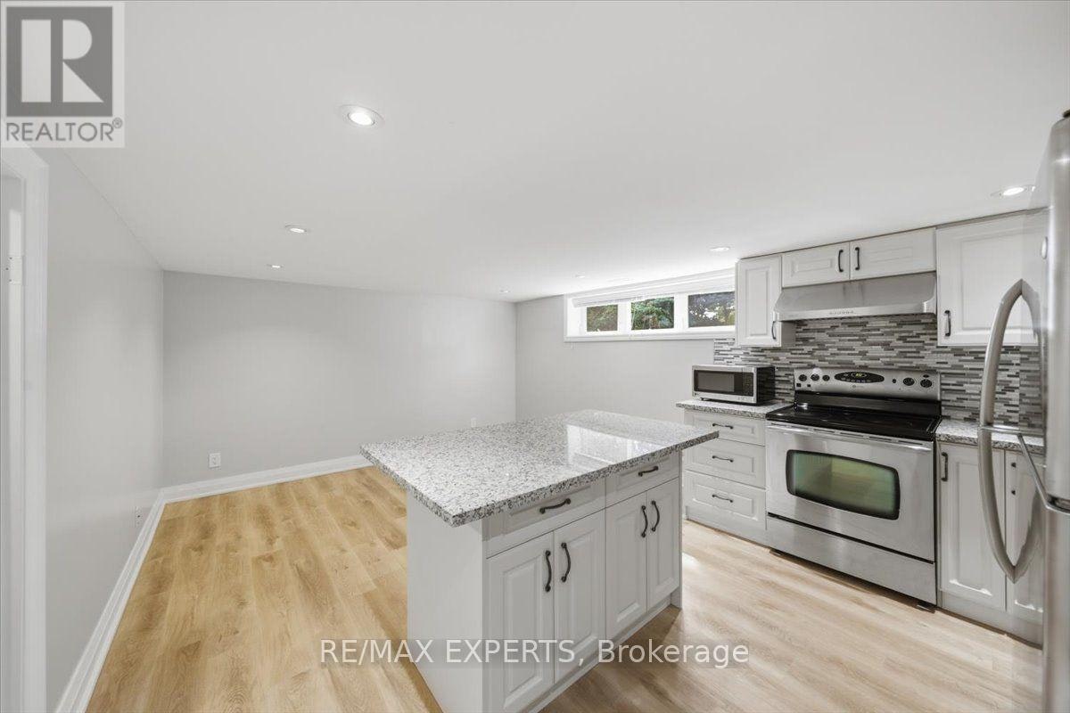 51 Clifton Avenue, Toronto, ON, M3H 4K9 - 14