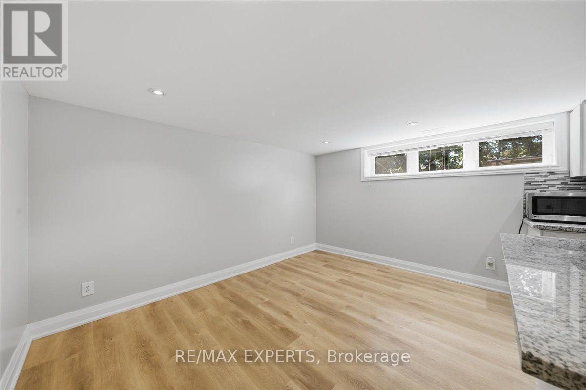 51 Clifton Avenue, Toronto, ON, M3H 4K9 - 15